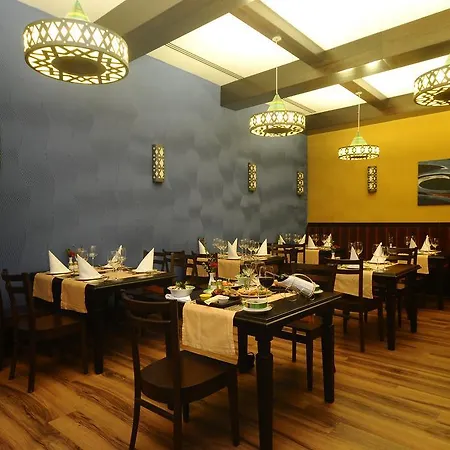מלון Roma & (adults Only) 5*