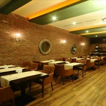 Roma & (adults Only) ホテル