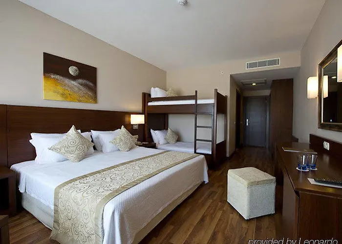 Готель Roma & (adults Only) 5*