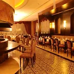 فندق Roma & (adults Only)