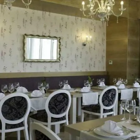 Roma & (adults Only) Σιντέ