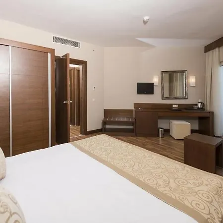 Roma & (adults Only) Σιντέ